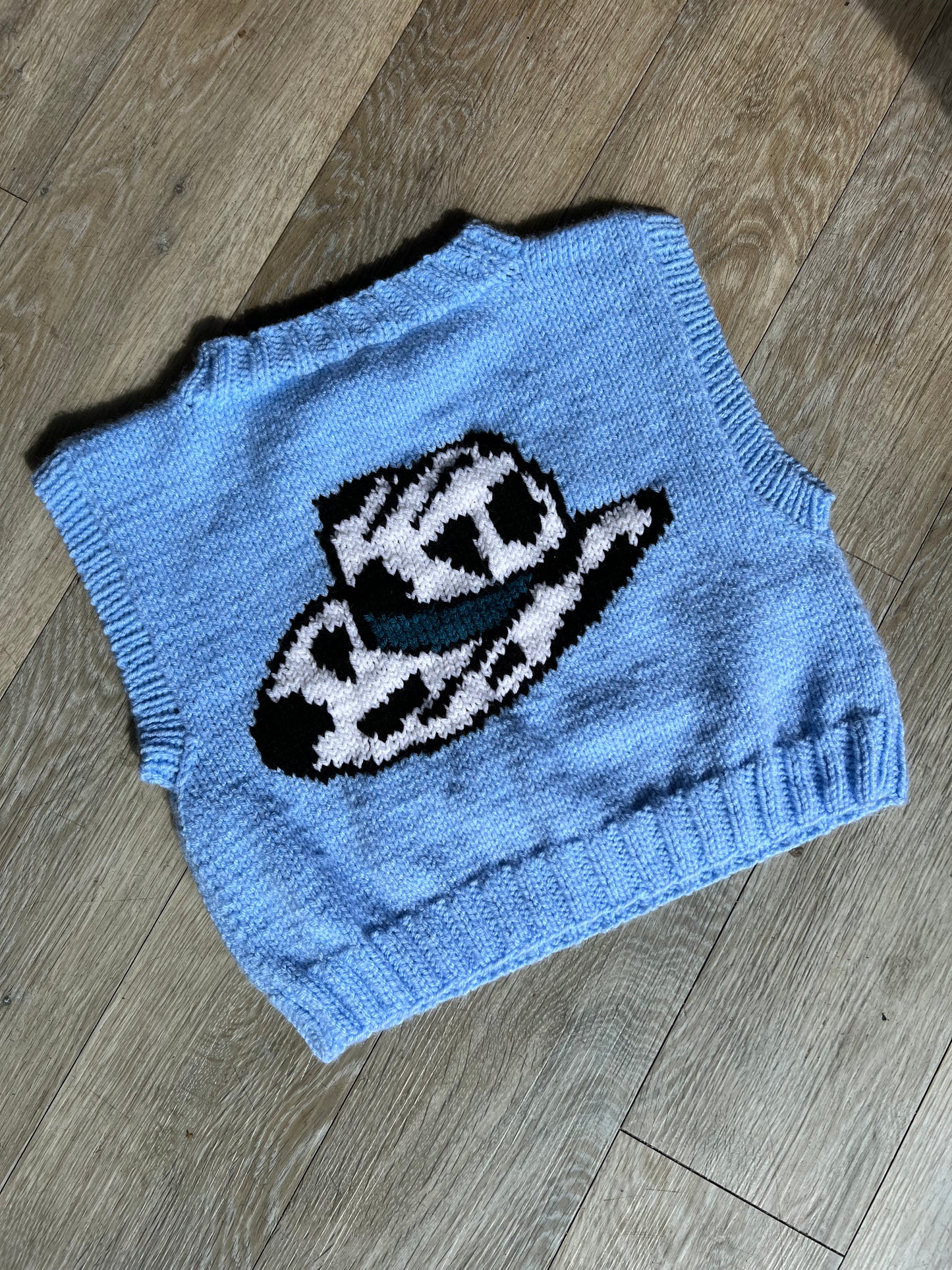 pattern: COWboy hat vest (knit)